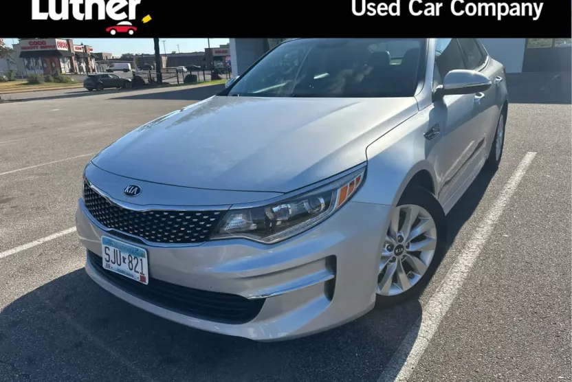 2018 Kia Optima EX photo 1