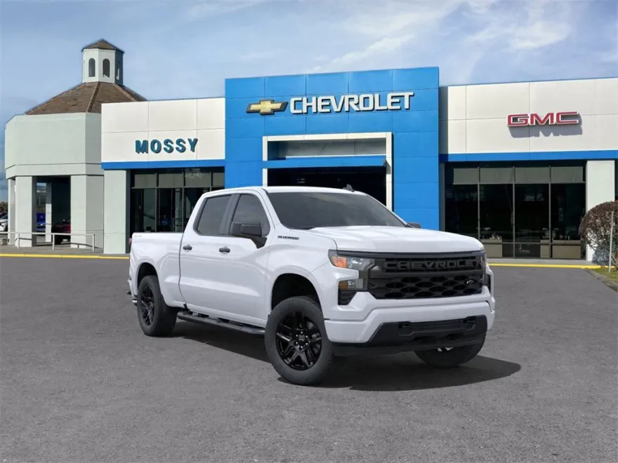 2025 Chevrolet Silverado 1500 Custom photo 1
