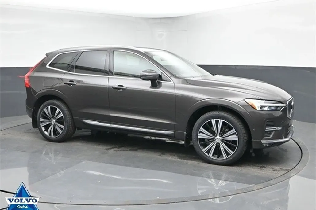 2022 Volvo XC60 B5 Inscription photo 1