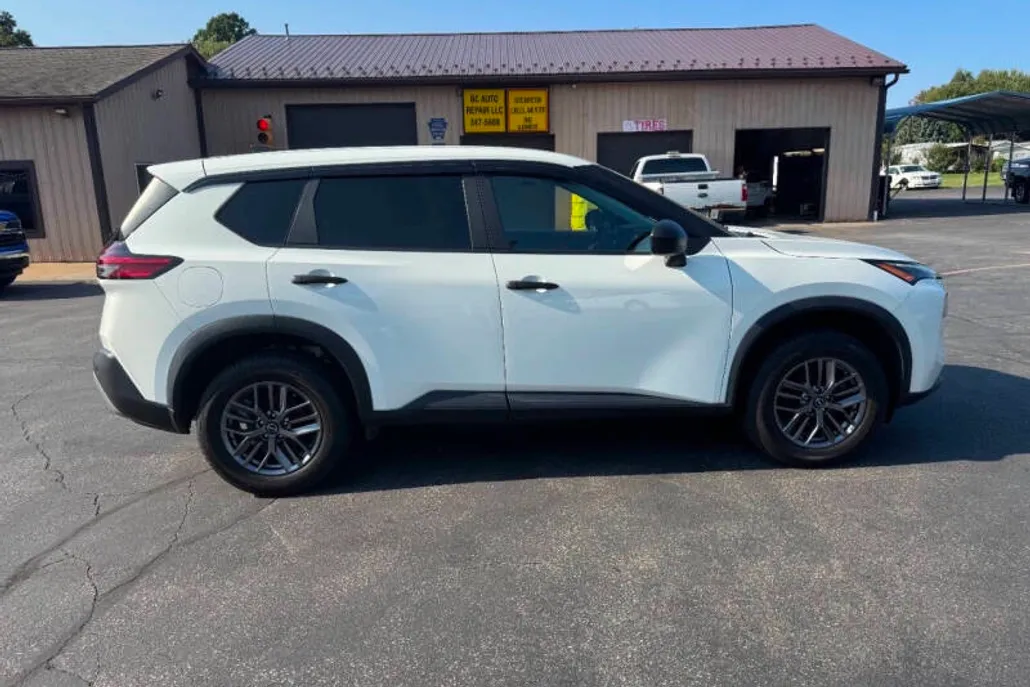 2023 Nissan Rogue S photo 1