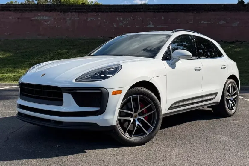 2022 Porsche Macan S photo 1