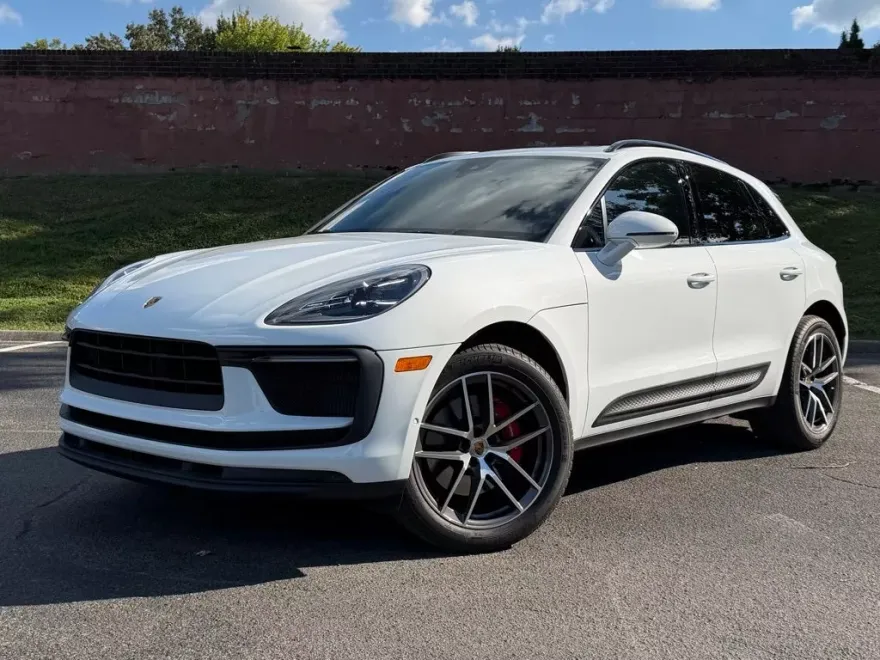 2022 Porsche Macan S photo 1