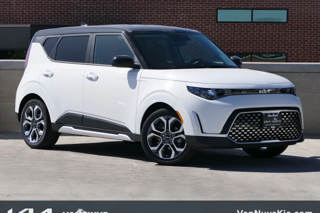 2025 Kia Soul EX photo 1