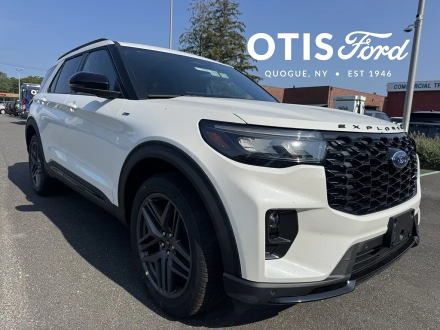 2025 Ford Explorer ST-Line photo 1