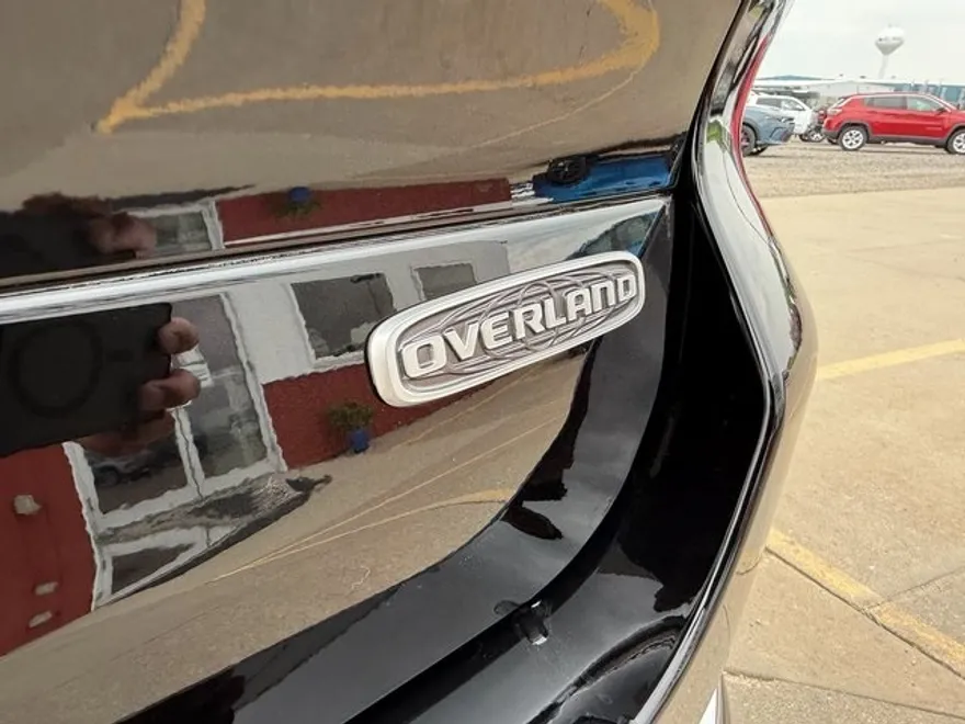 2025 Jeep Grand Cherokee Overland photo 10