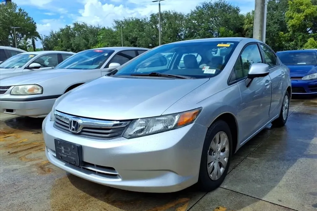 2012 Honda Civic LX photo 1