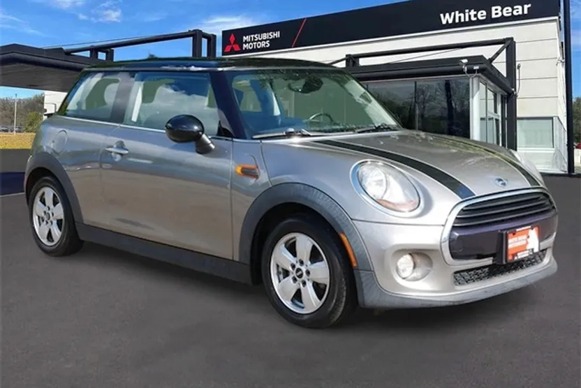 2018 Mini Cooper 2 Door Hardtop Base photo 1