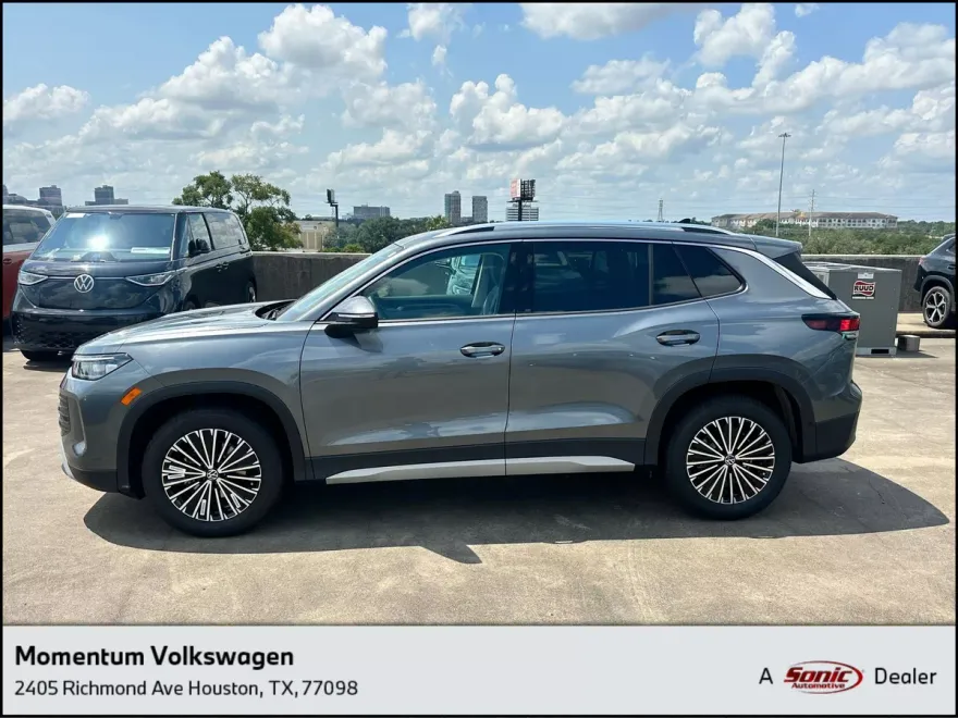 2025 Volkswagen Tiguan S photo 1