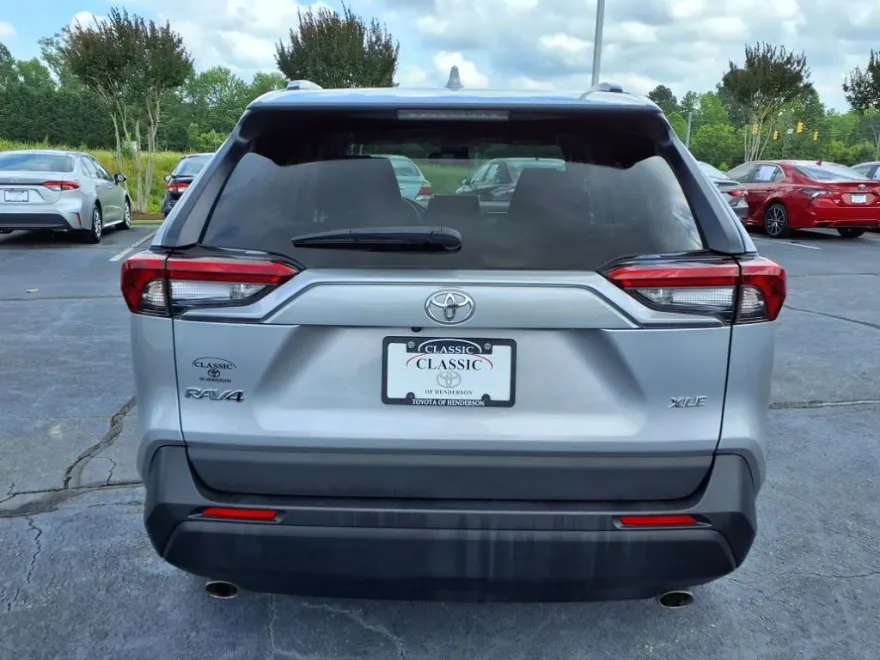 2024 Toyota RAV4 XLE photo 1