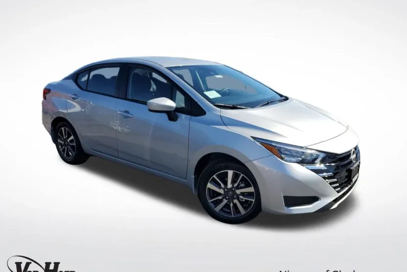 2025 Nissan Versa 1.6 SV photo 1