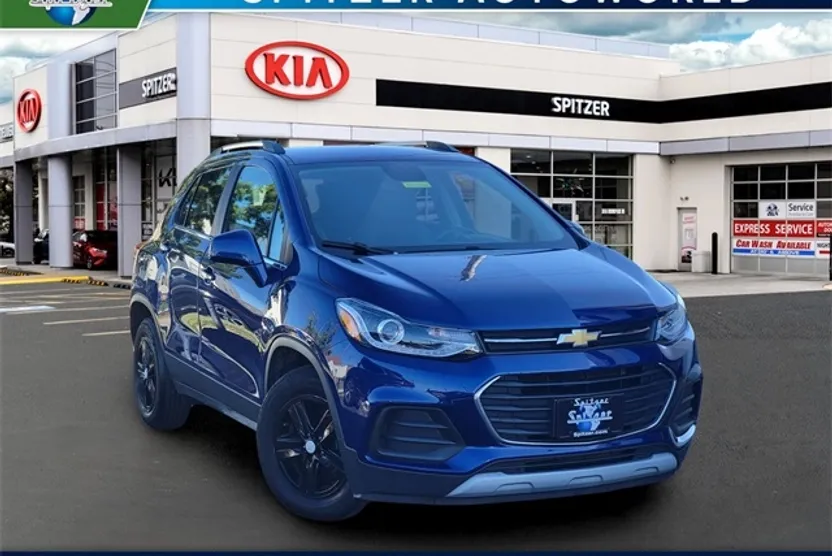 2017 Chevrolet Trax LT photo 1