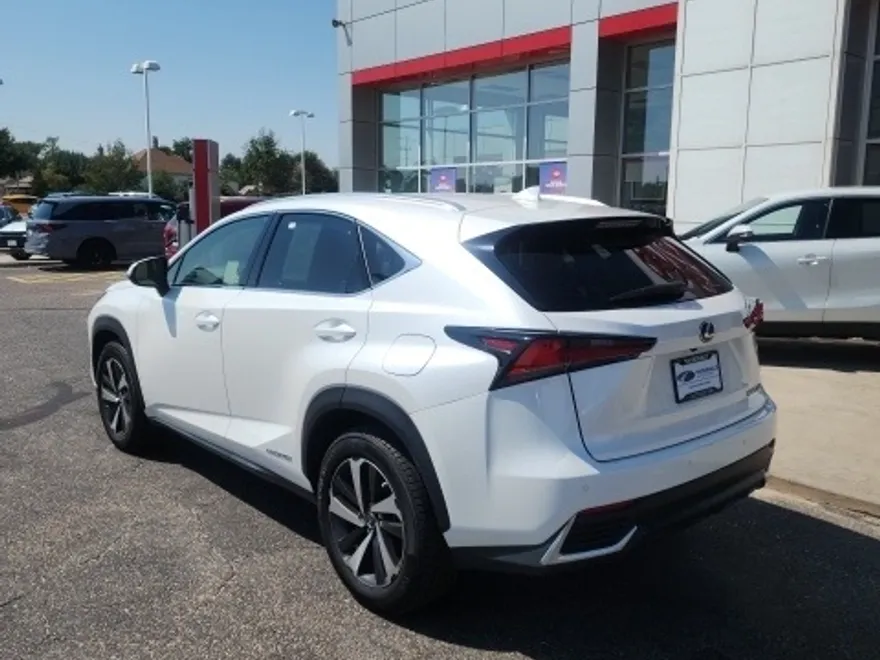 2021 Lexus NX 300h Premium photo 1