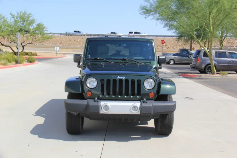 2010 Jeep Wrangler Unlimited Sahara photo 1