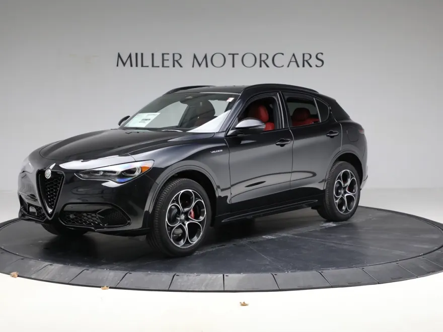 2025 Alfa Romeo Stelvio Sprint Base photo 1