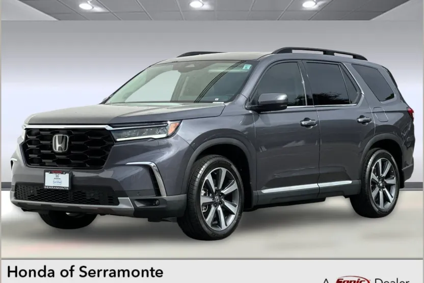 2024 Honda Pilot Touring photo 1