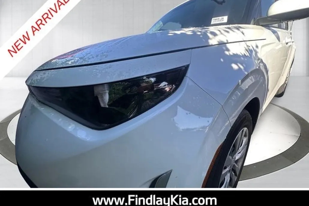 2023 Kia Soul LX photo 1
