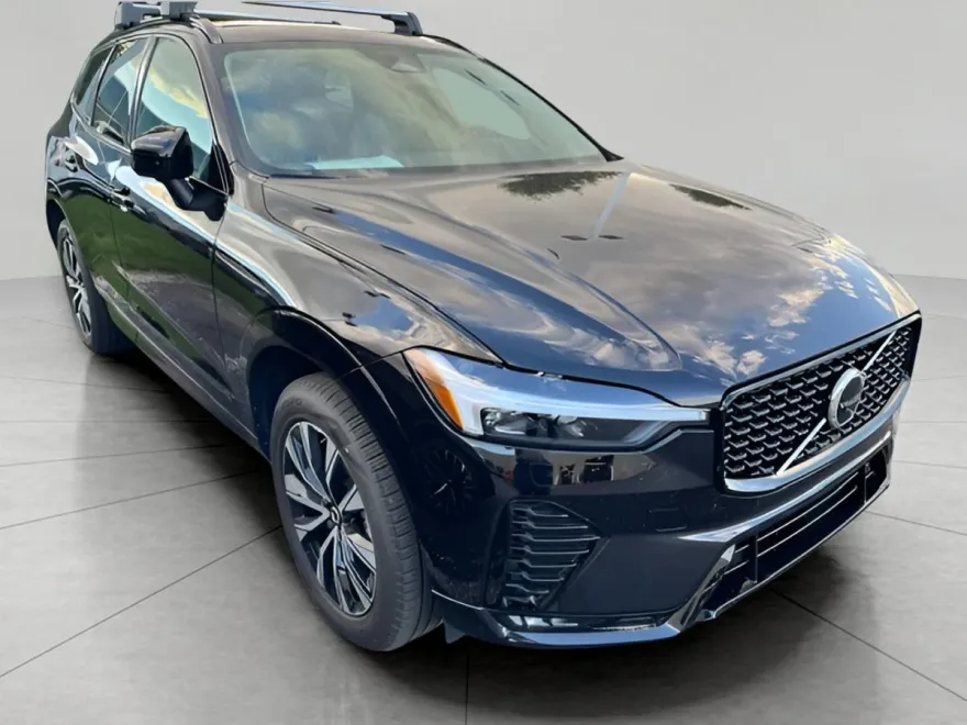 2025 Volvo XC60 B5 Core photo 1