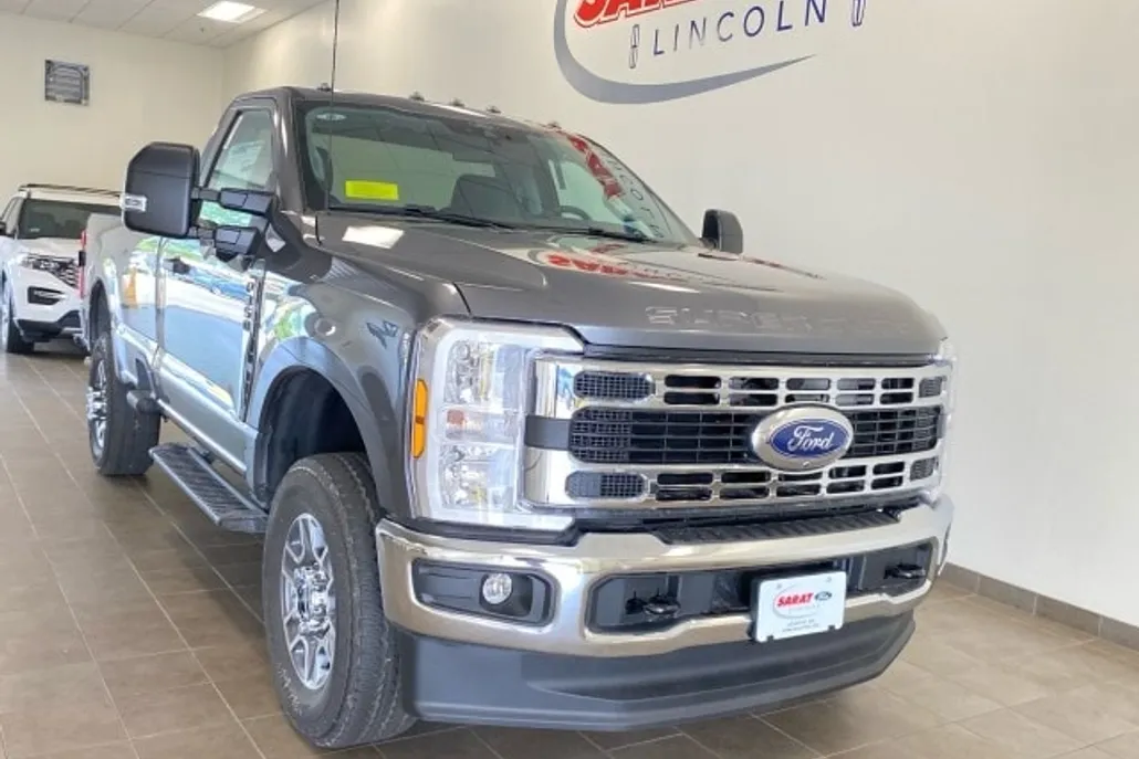 2025 Ford F-350 XLT photo 1