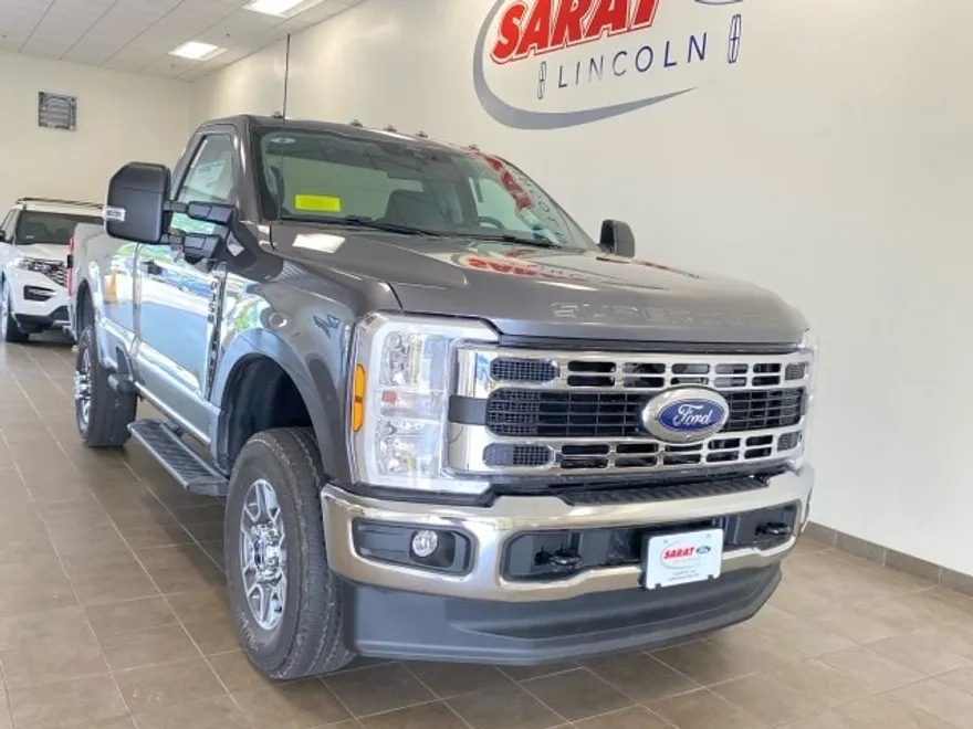 2025 Ford F-350 XLT photo 1