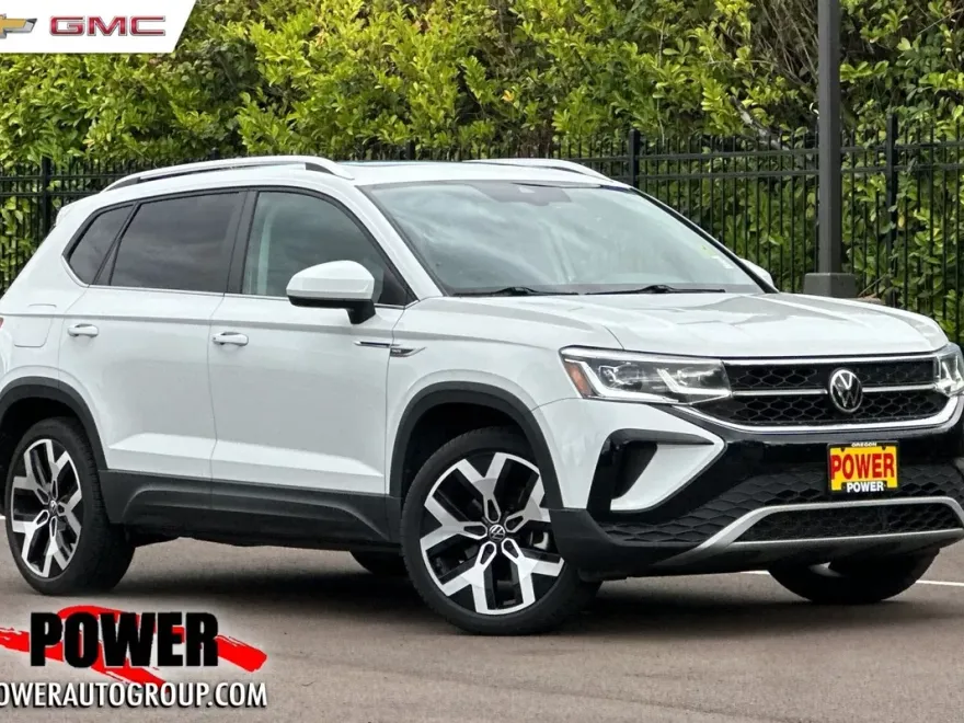 2022 Volkswagen Taos SEL photo 1