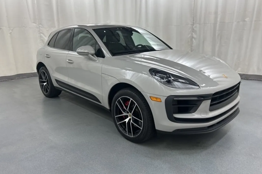 2022 Porsche Macan S photo 1