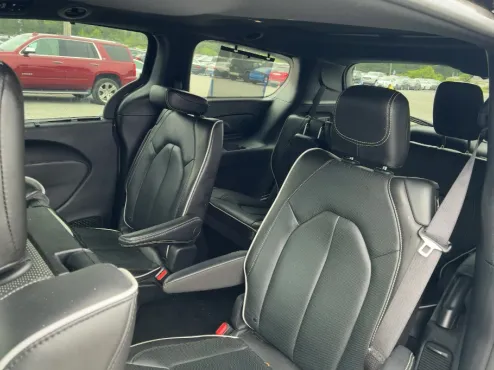 2021 Chrysler Pacifica Limited photo 4