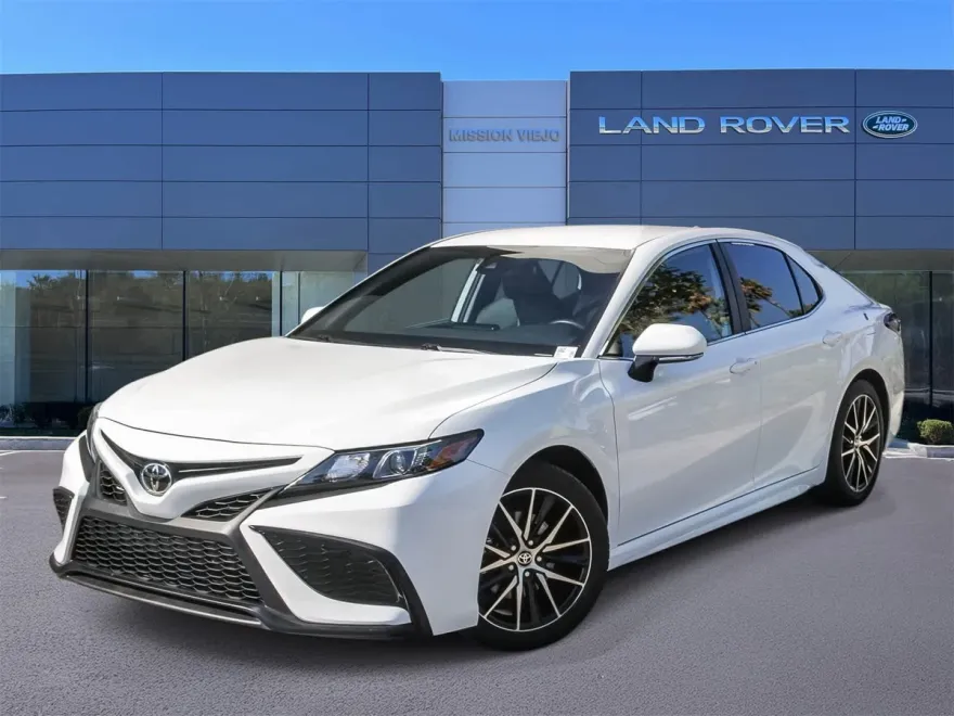 2023 Toyota Camry SE photo 1