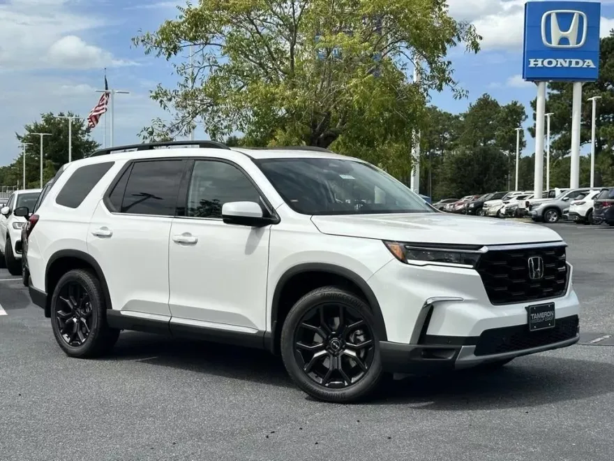 2025 Honda Pilot Touring photo 1