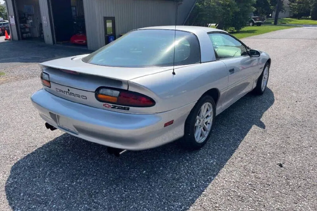 1997 Chevrolet Camaro Sport photo 1