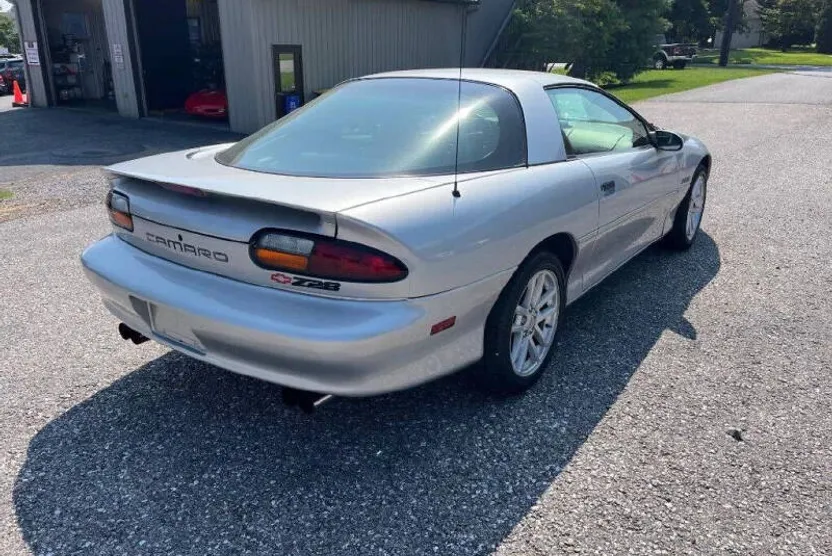 1997 Chevrolet Camaro Sport photo 1