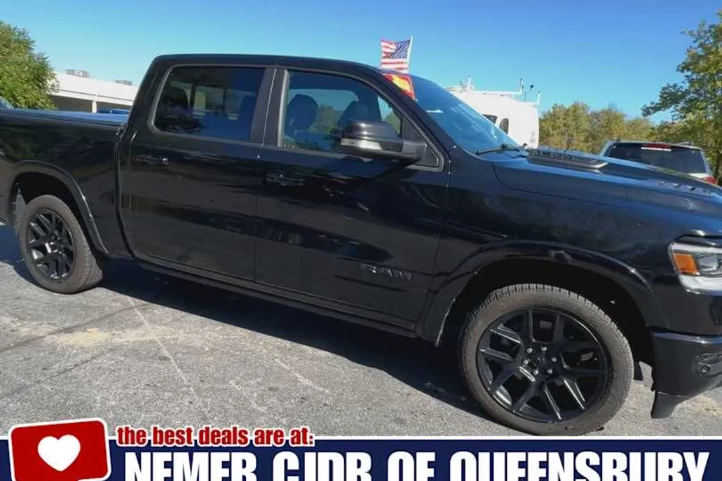 2022 Ram 1500 Laramie photo 1