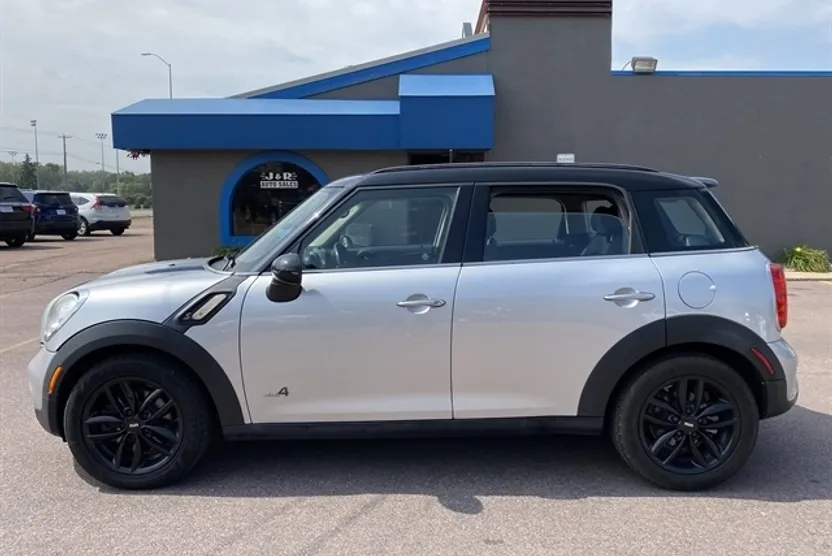 2012 Mini Countryman S ALL4 photo 1
