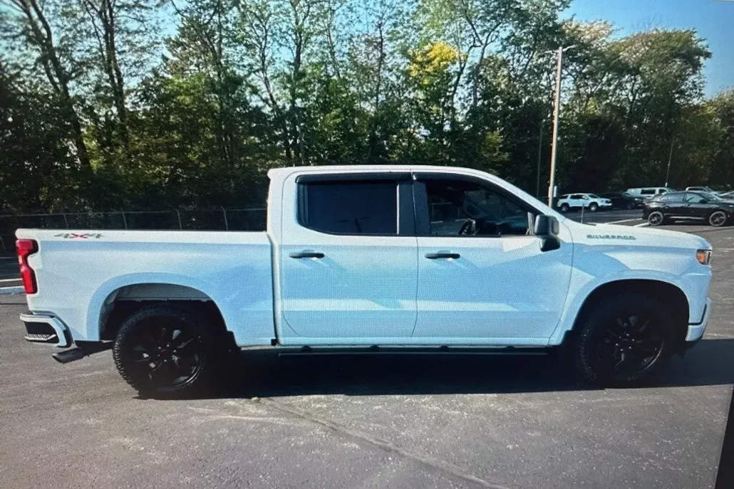 2019 Chevrolet Silverado 1500 Custom photo 1