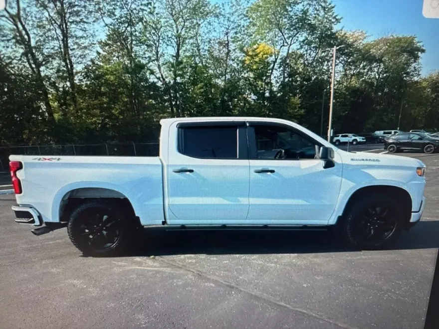 2019 Chevrolet Silverado 1500 Custom photo 1