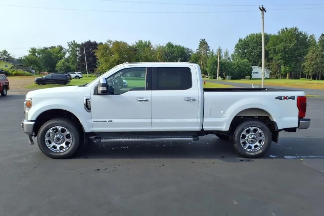 2022 Ford F-350 Lariat photo 1