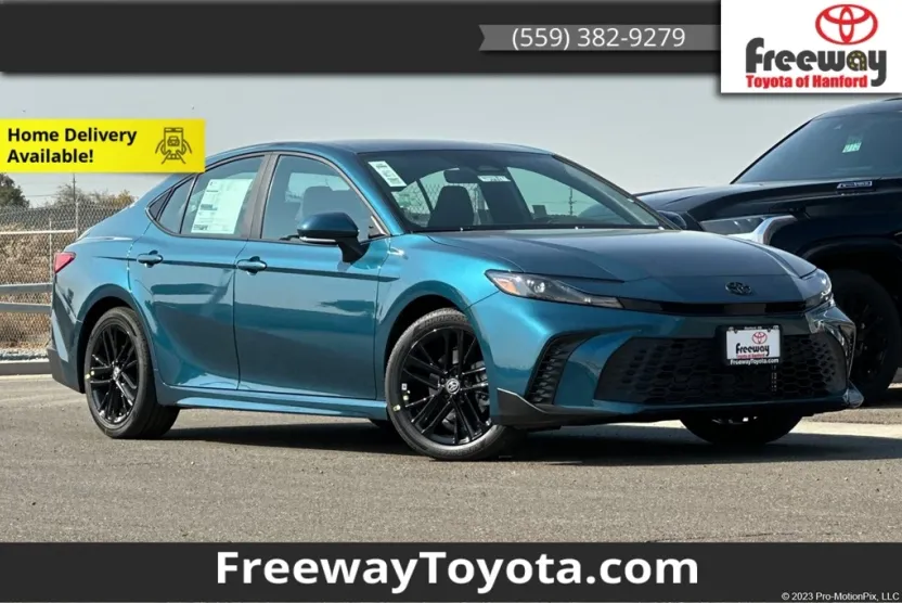 2025 Toyota Camry SE photo 1