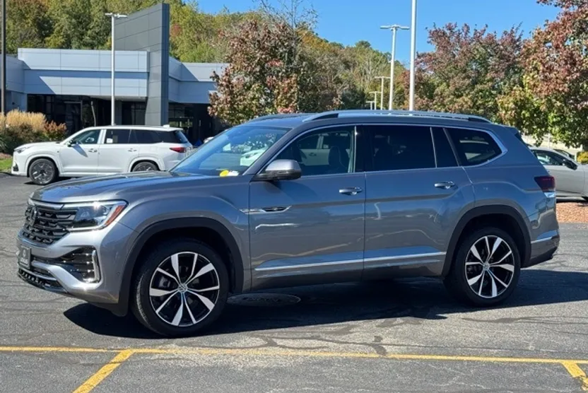 2024 Volkswagen Atlas SEL Premium R-Line photo 1
