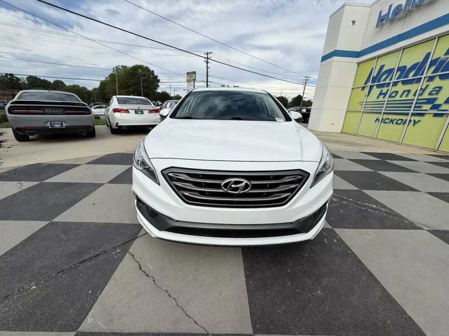 2017 Hyundai Sonata Sport photo 1