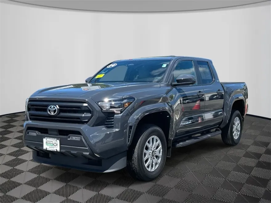 2024 Toyota Tacoma SR5 4x4 photo 1