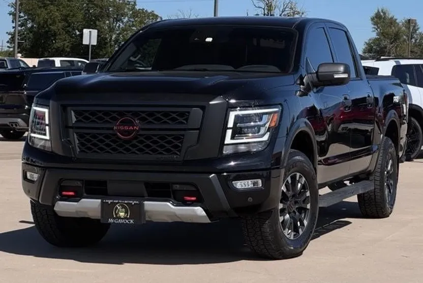 2024 Nissan Titan PRO-4X photo 1