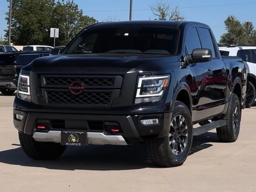 2024 Nissan Titan PRO-4X photo 1