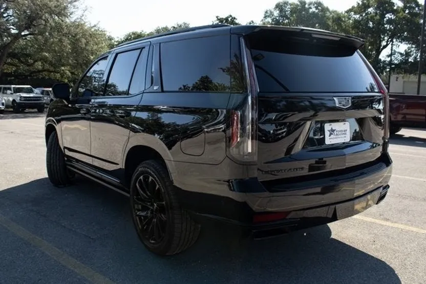 2022 Cadillac Escalade Sport photo 1