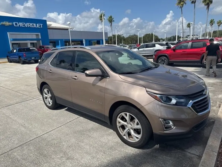 2018 Chevrolet Equinox LT photo 1