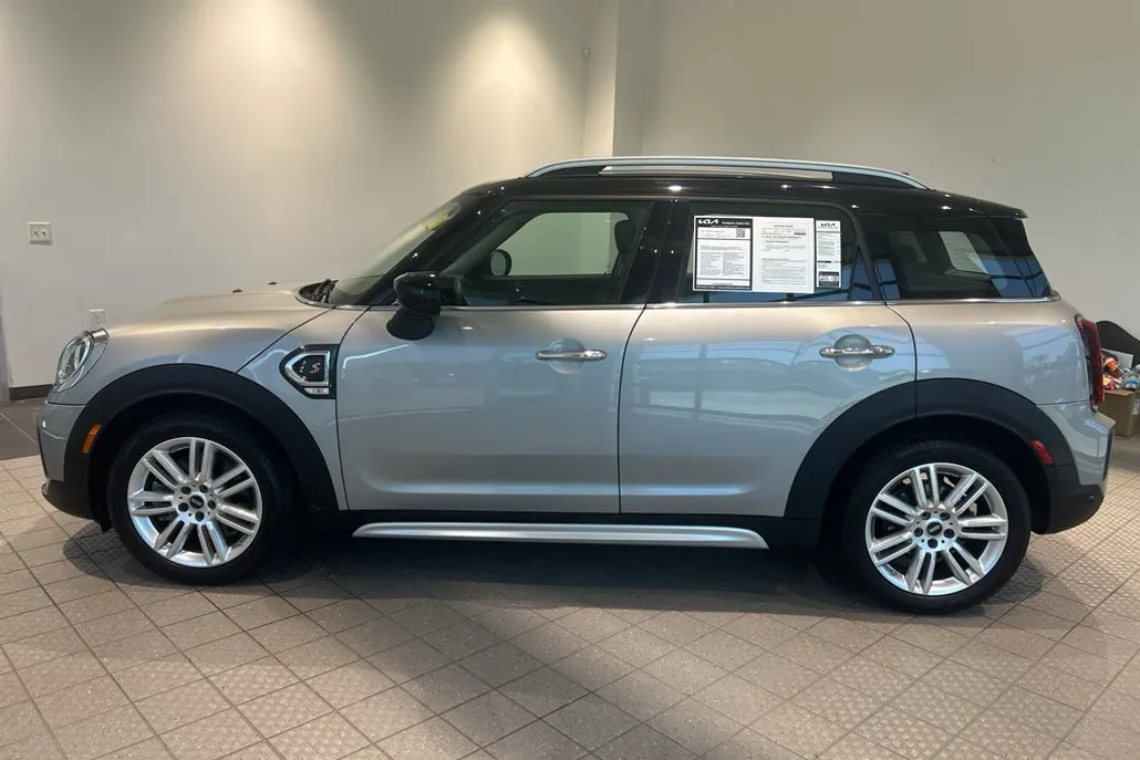 2023 Mini Countryman S photo 1