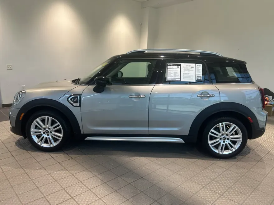 2023 Mini Countryman S photo 1