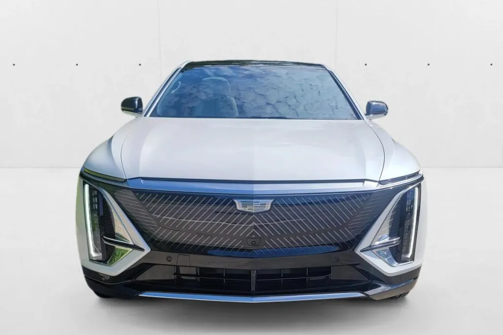 2024 Cadillac Lyriq Luxury photo 1
