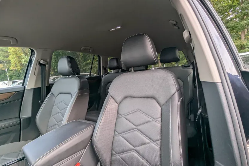 2024 Volkswagen Atlas SE Technology photo 1