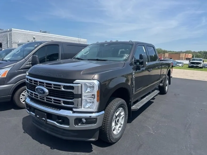 2025 Ford F-350 photo 1