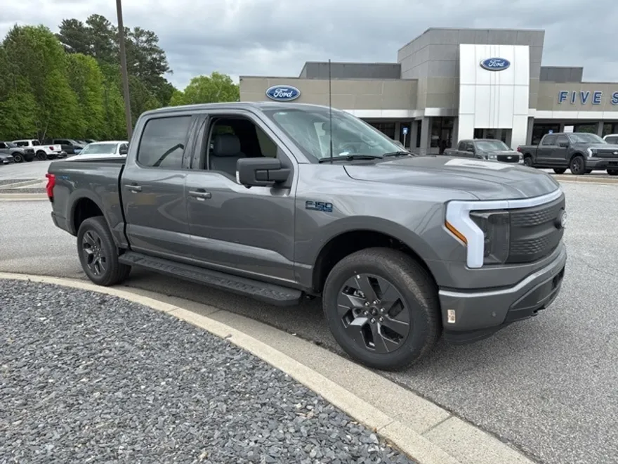 2025 Ford F-150 Lightning photo 1