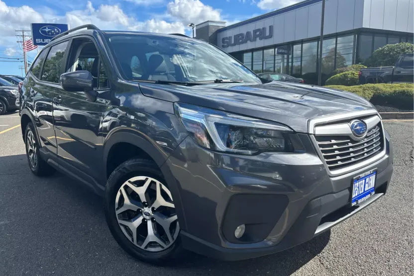 2021 Subaru Forester Premium photo 1